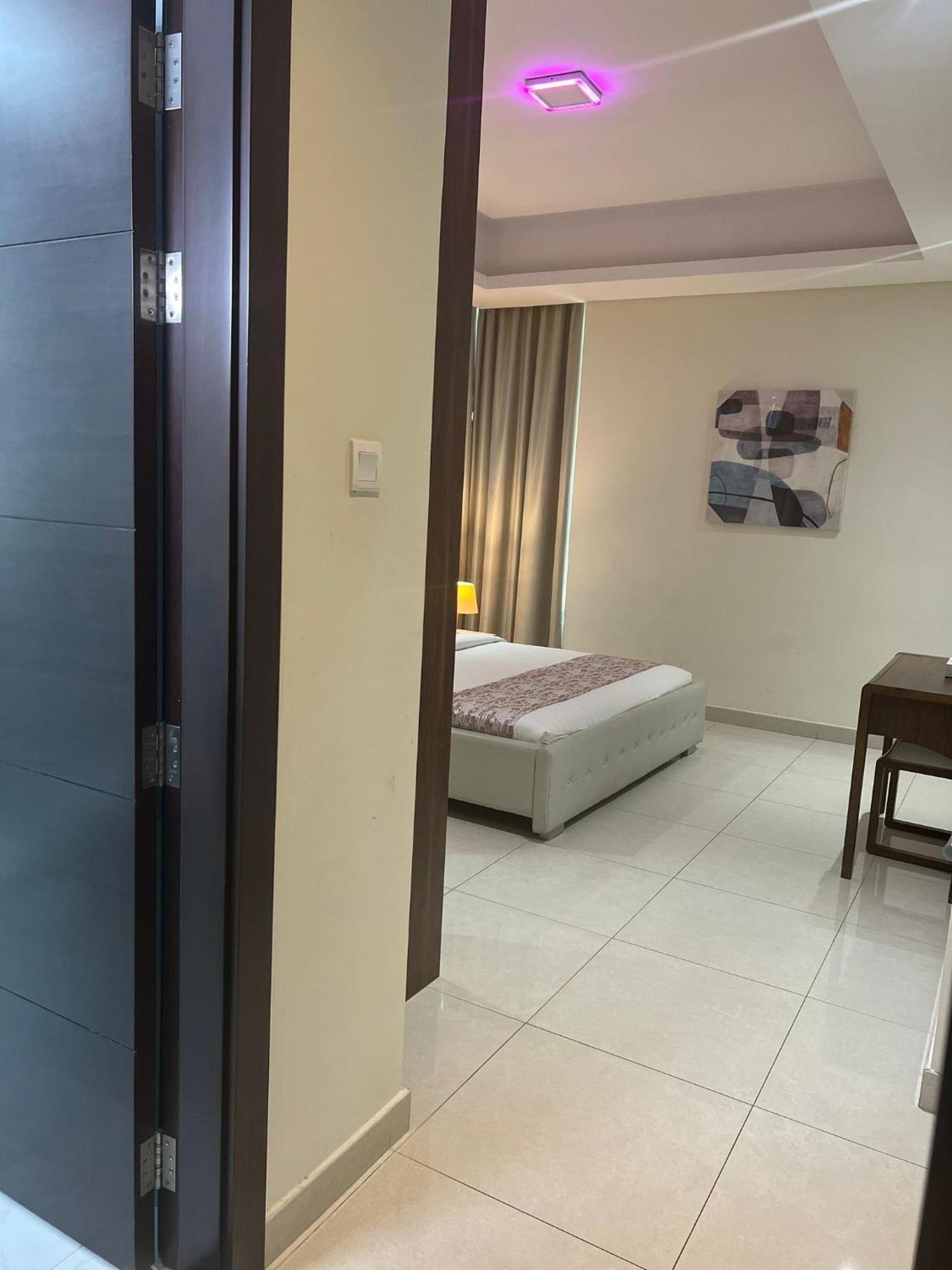 麦纳麦Sirius Tower公寓式酒店 外观 照片